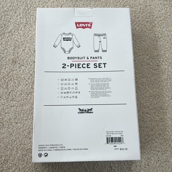 Levi’s infant  bodysuit and pants two-piece set size 9 months - Picture 3 of 4